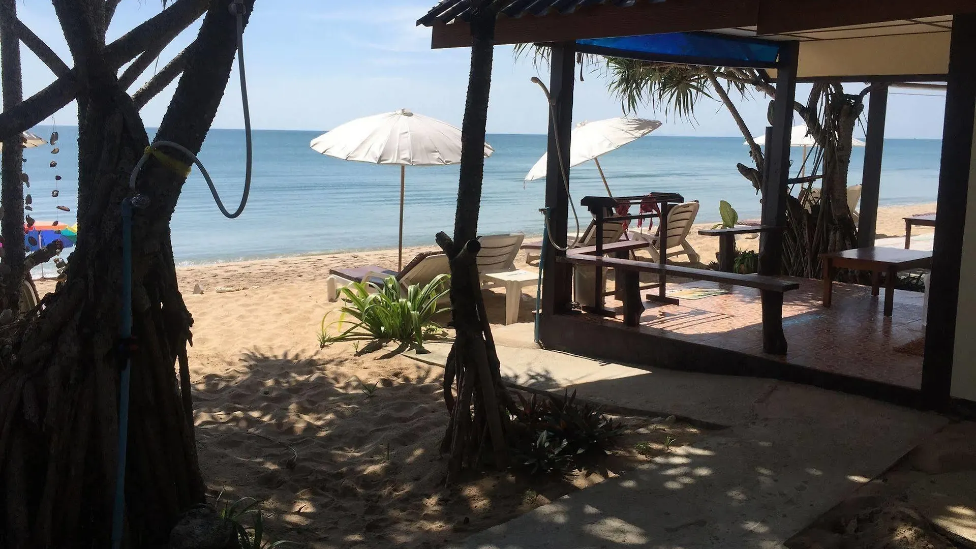 Beach Home Lanta 코란타 2*,